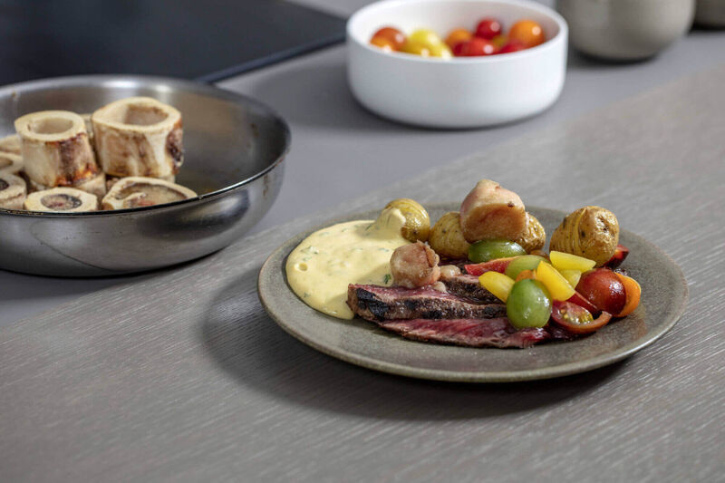 Agnus runderbavette met tomaten, rucola en krieltjes