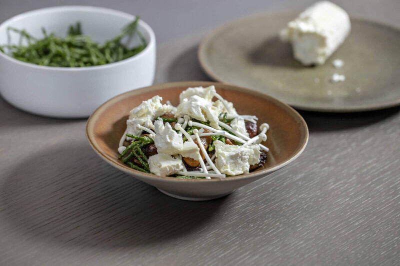 Parelgortrisotto met paddenstoelen, zeekraal en geitenkaas