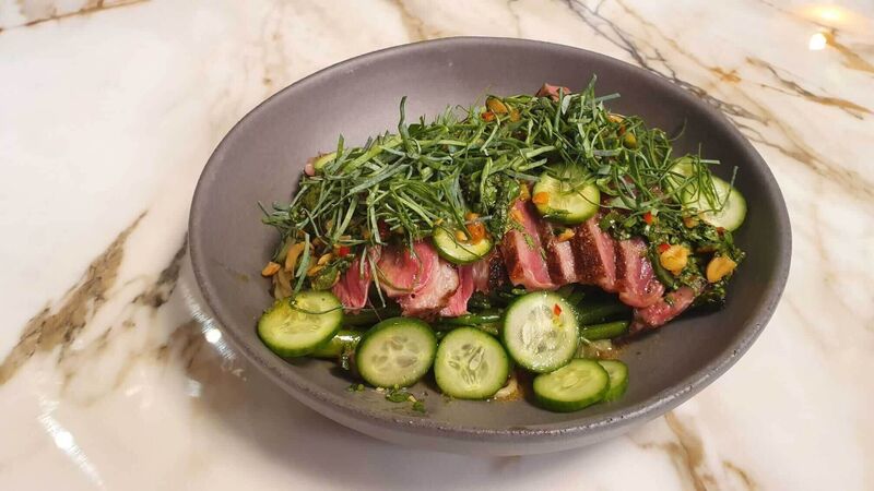 Runder Rib Eye - broccolini - mini paksoi - koriander/chili vinaigrette 