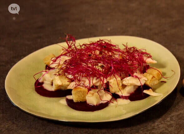 Salade van Voerense gerookte forel, rode biet, aardpeer en yoghurt